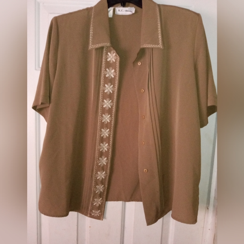 K. C. Studios Olive Green Ladies Short sleeve button up shirt/top